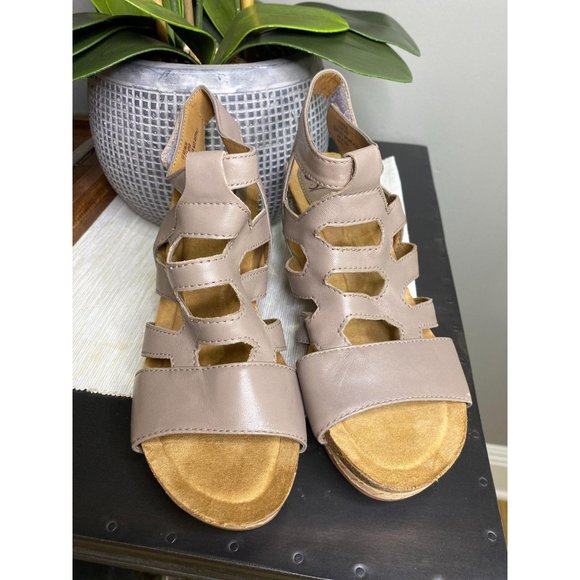 Sofft Chamblee Leather Wedge Sandal Mist Grey - Picture 6 of 10